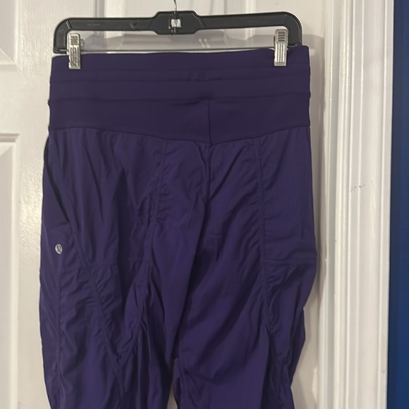 Women’s Lululemon Comfort Dance Studio Mid Rise Jogger Size 4 - Picture 8 of 11